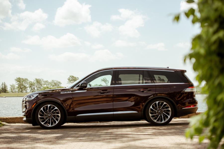  Lincoln Aviator Reserve 2019 года  (NA) (фото 7 из 20)